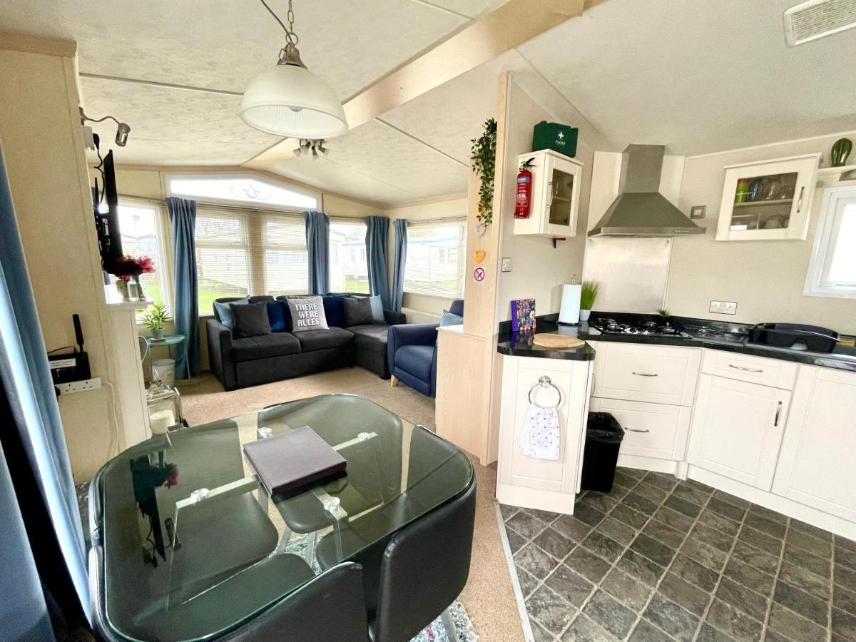 Modern Holiday Home #Skipsea Sands Static Hire Екстер'єр фото
